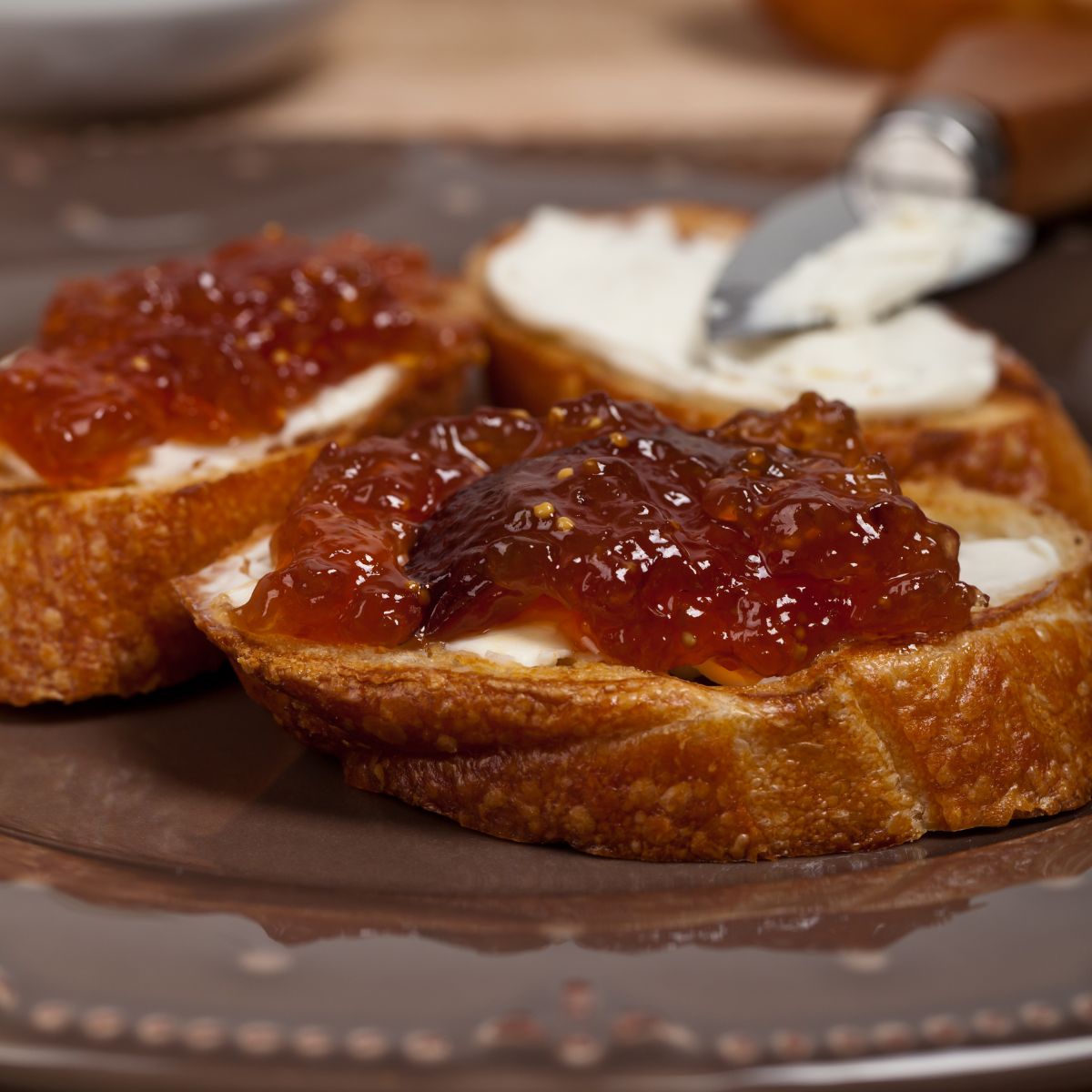 fig jam with goat cheese, olive and basket