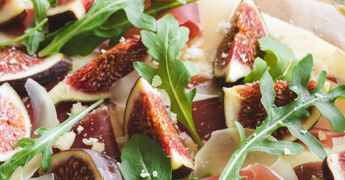 Pizza with Figs, Balsamic, and Arugula